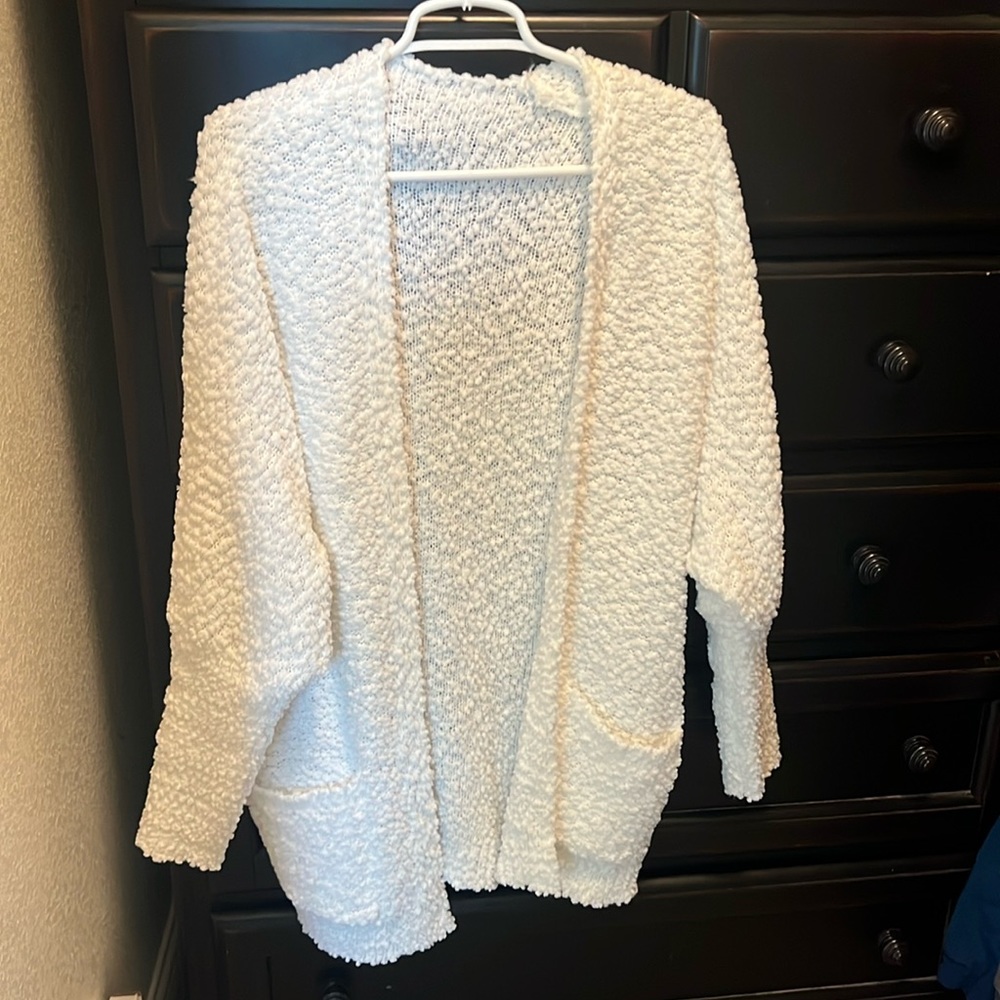 Never worn or washed- didn’t fit and couldn’t return